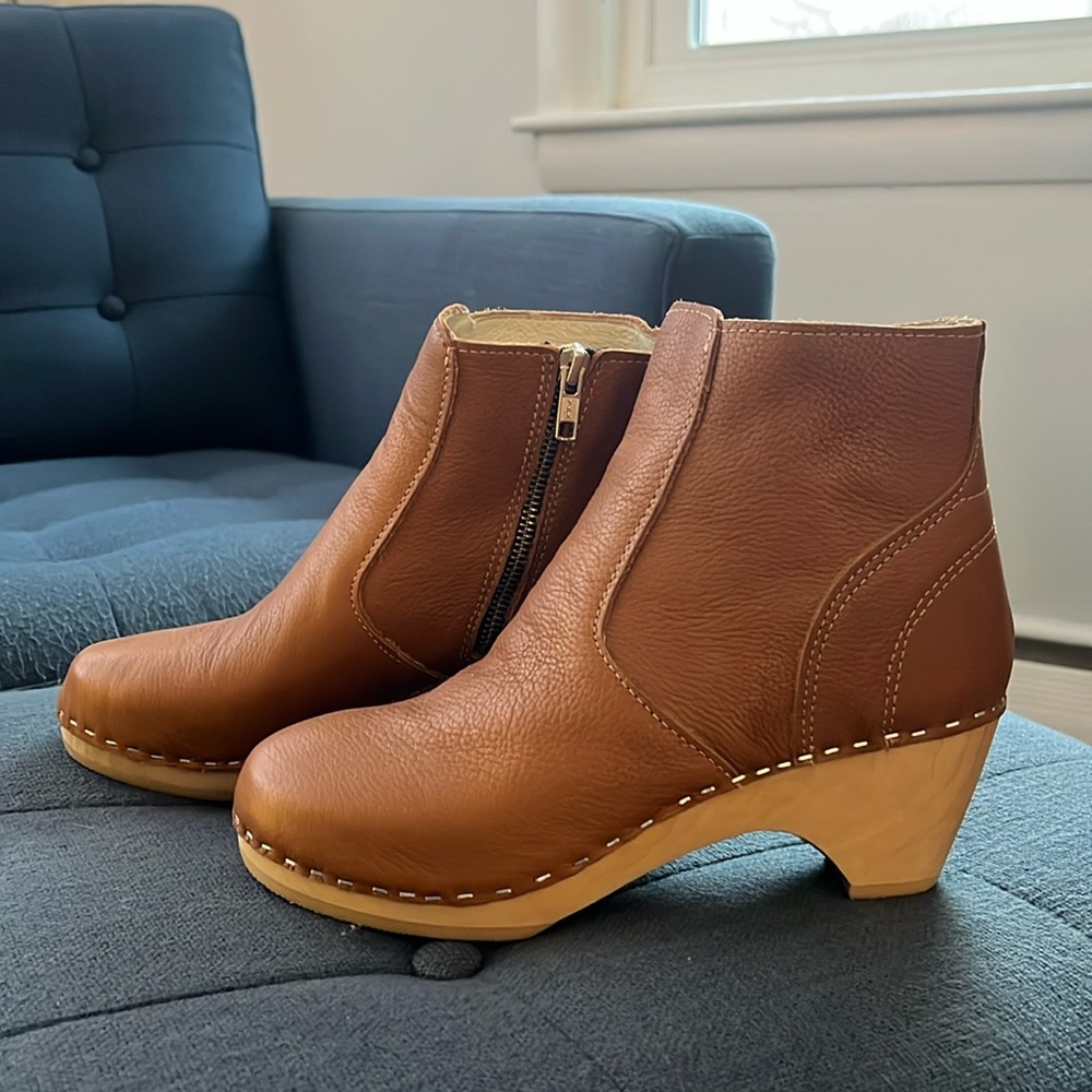 NWOT Maguba Auckland Clog Boot - Brown